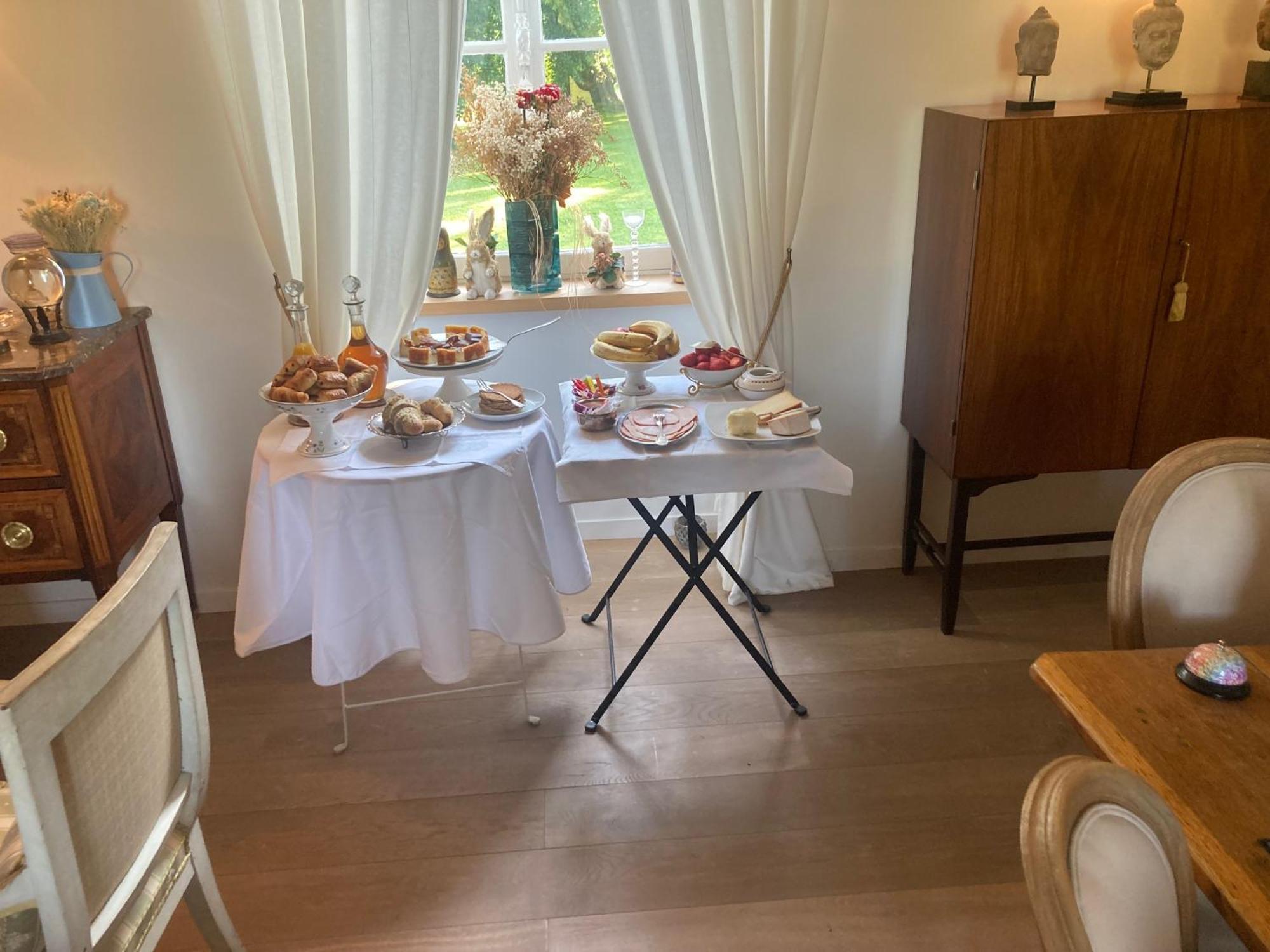 Le Manoir Du Ribardon Bed and Breakfast Neuvy-au-Houlme Buitenkant foto